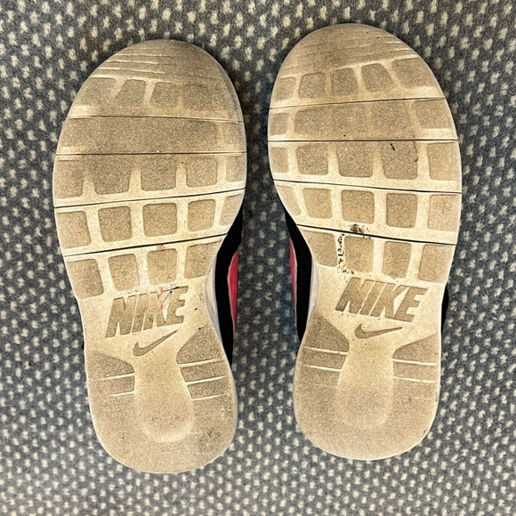 Nike Sneakers - Picture 6 of 11